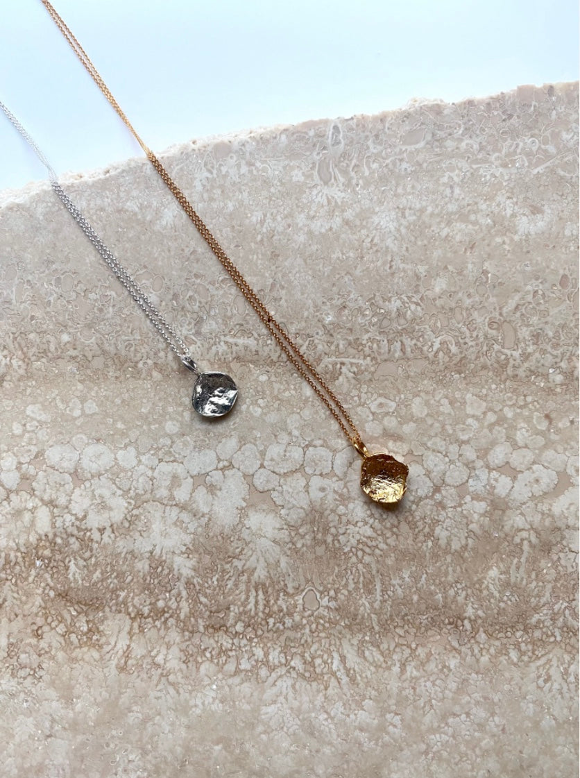 Flame medium necklace